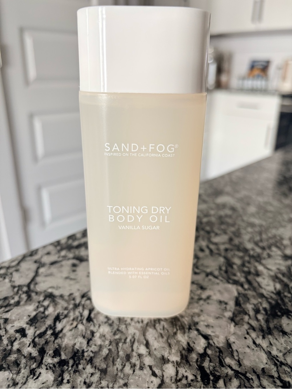 SAND+FOG Toning Dry Body Oil - Vanilla Sugar (Light Beige/White)